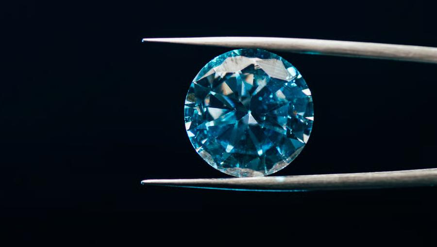 Blue nuance and color tints in lab grown diamonds visual guide