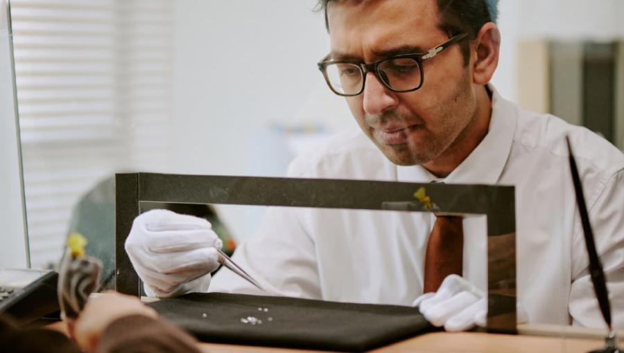 CVD vs HPHT lab diamonds which growth method is better