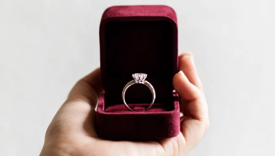 safe engagement ring buying guide
