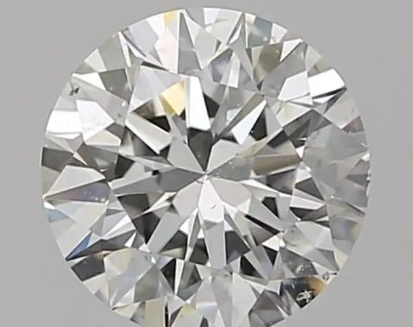 Round brilliant diamond reference with medium fluorescence