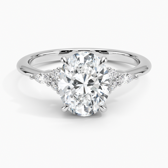 Nadia diamond ring in white gold.